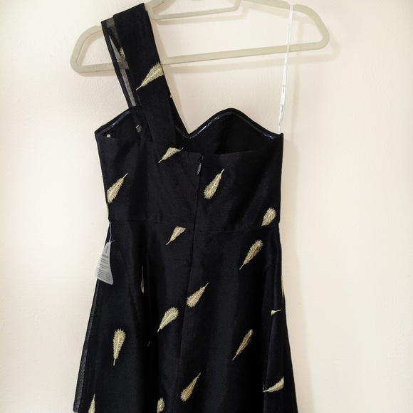 Lumier Embroidered One-Shoulder Dress - Picture 4 of 6